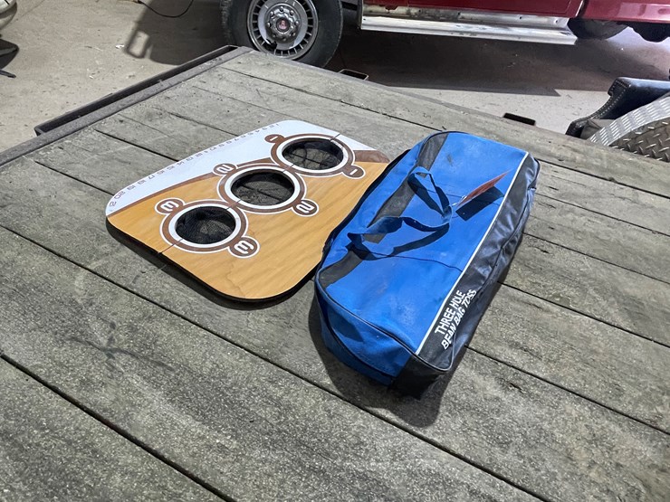 #7228-•-3-hole-bean-bag-toss-game-image-4