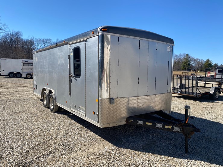 #1274-•-middlebury-tandem-axle-enclosed-trailer-(has-wi-title)-(helenville,-wi)-image-4