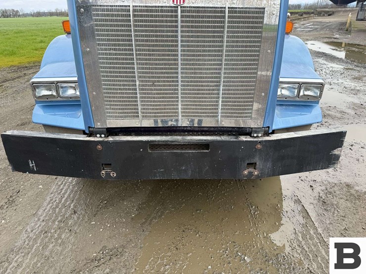 2013-kenworth-t800-image-9