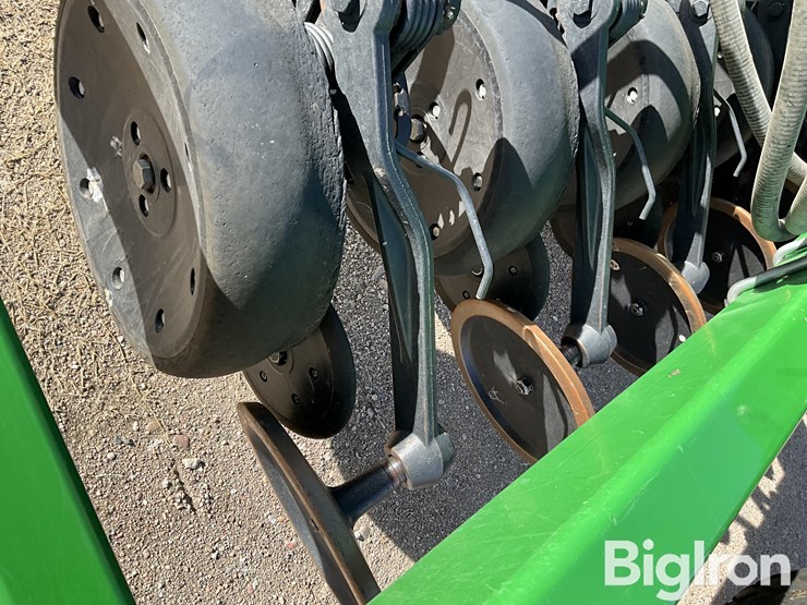 2016-john-deere-1990-image-19