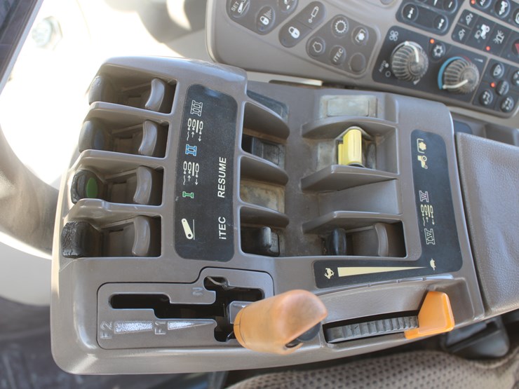 john-deere-8285r-image-64