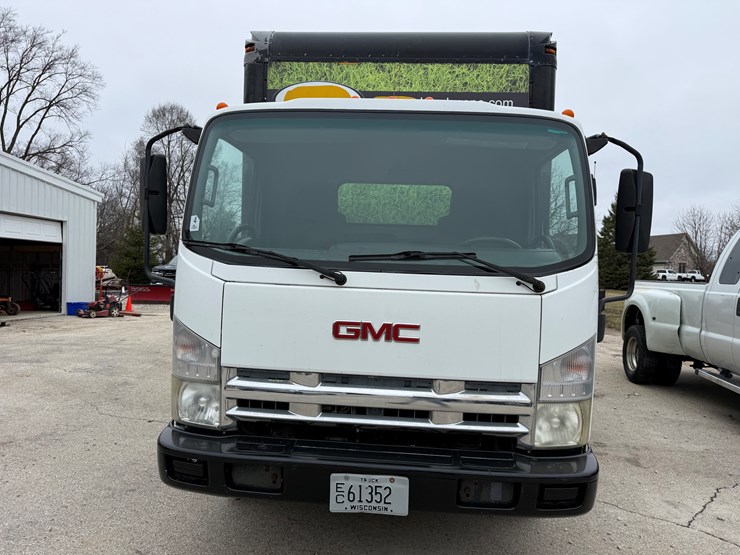 #1154-•-2009-isuzu-box-truck-(has-wi-title)-(new-berlin,-wi)-image-2