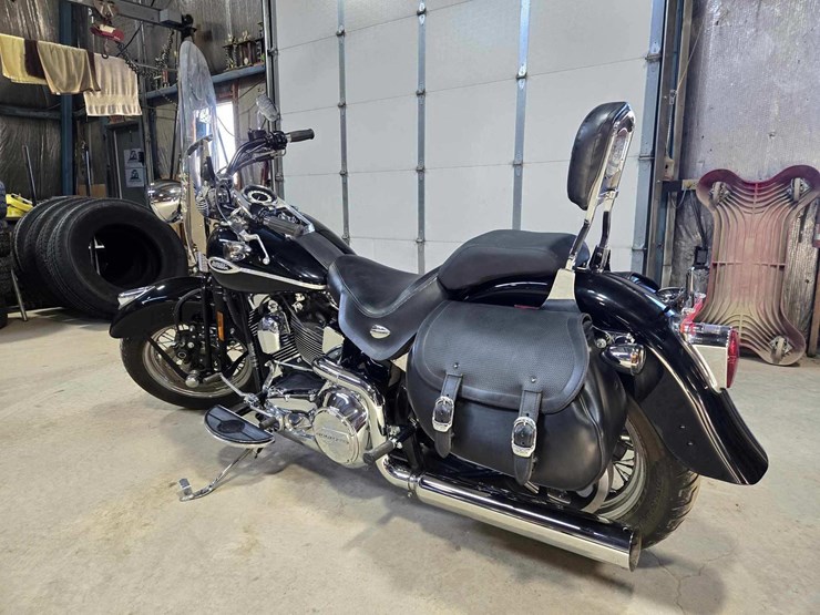 2005-harley-davidson-flsts-softail-springer-classic-motorcycle-image-5