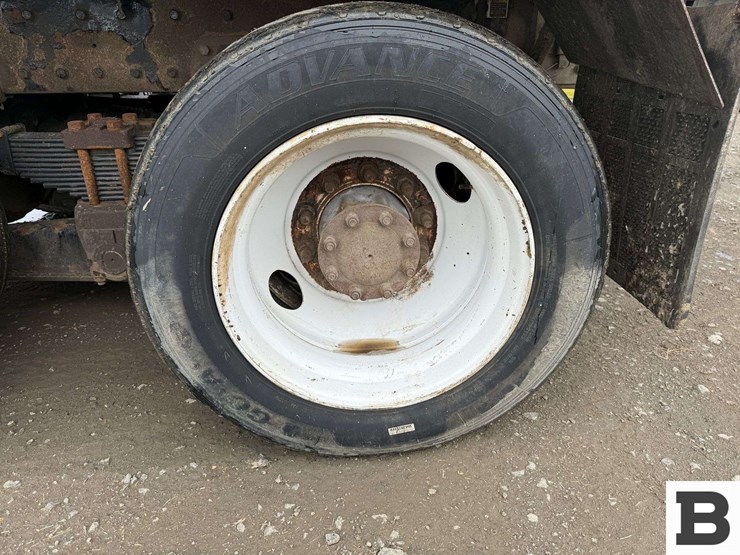 2013-kenworth-t800-image-37