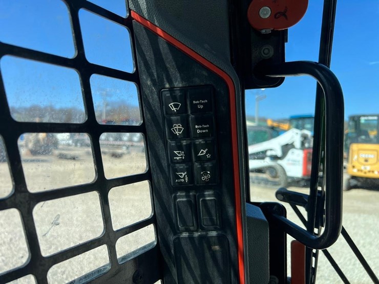 2022-bobcat-t66-image-22