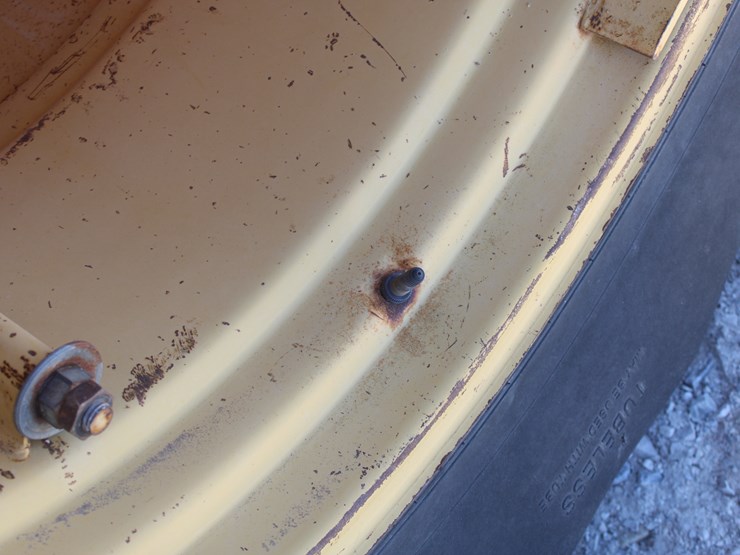 1980-versatile-875-image-68