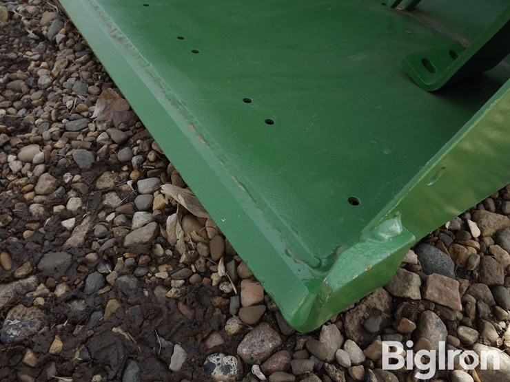 john-deere-148-image-9