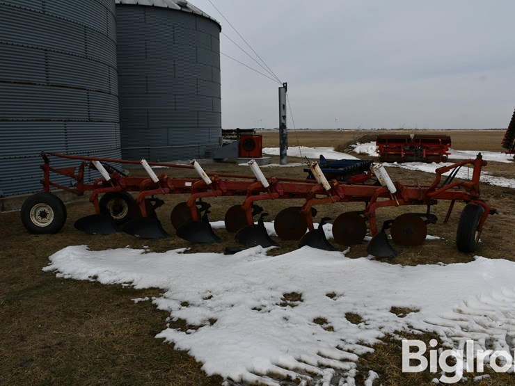 international-720-image-4