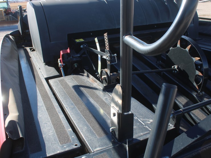 2019-case-ih-lb434xl-image-34