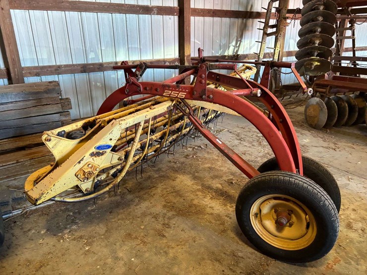 new-holland-256-image-1