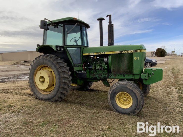 john-deere-4440-image-3