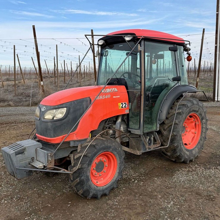 2014 KUBOTA M8540HD