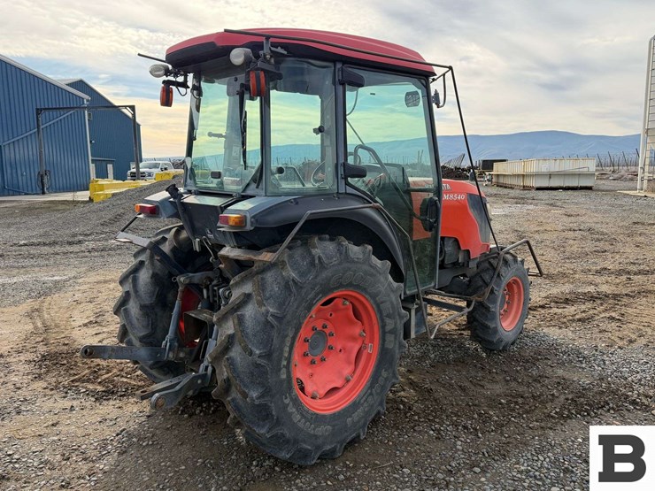 2014-kubota-m8540hd-image-4