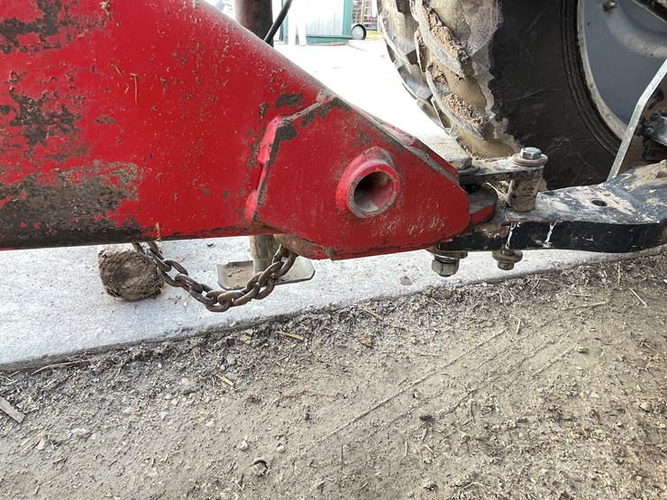 #3200-•-case-8575-square-baler-image-35