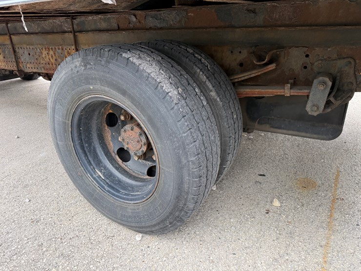 #1154-•-2009-isuzu-box-truck-(has-wi-title)-(new-berlin,-wi)-image-12