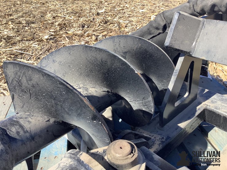 caterpillar-post-hole-auger-attachment-image-12