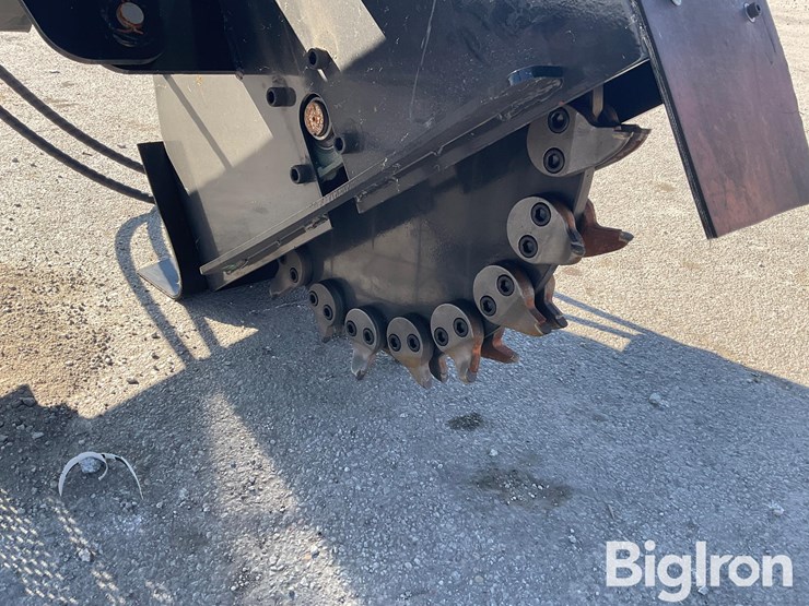 2025-massey-ferguson-730-image-11