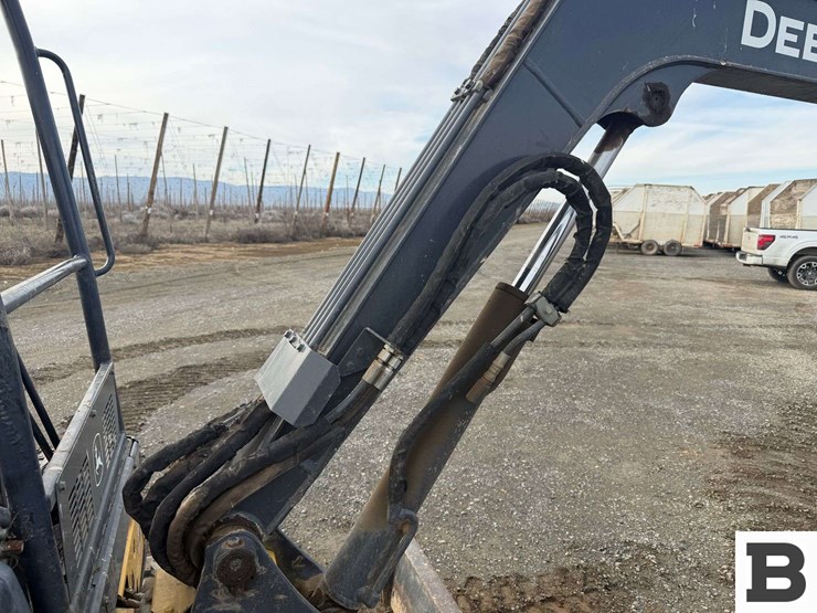 2012-deere-35d-image-55