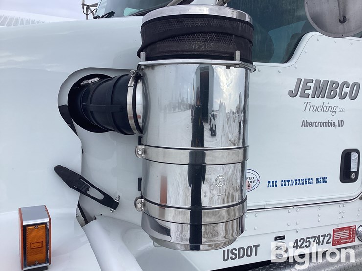 2020-kenworth-t800-image-17