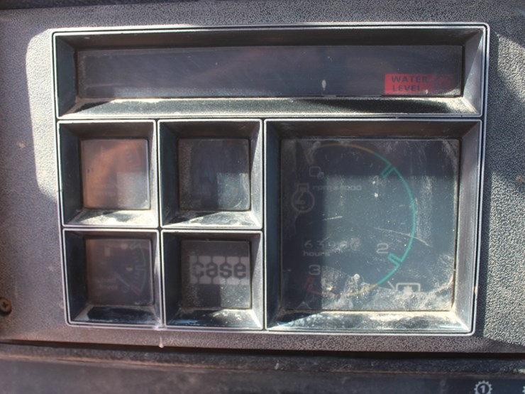 #1015-•-case-4490-tractor-image-27