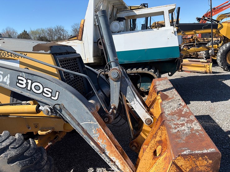 deere-310sj-image-18