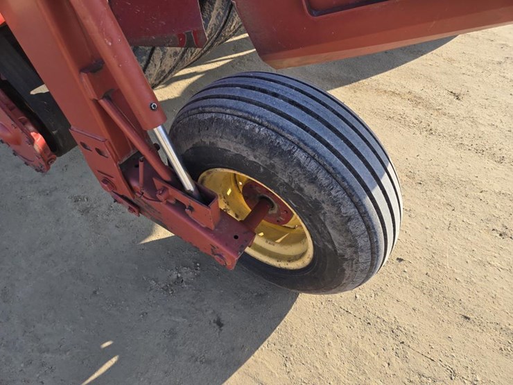 new-holland-1411-image-11