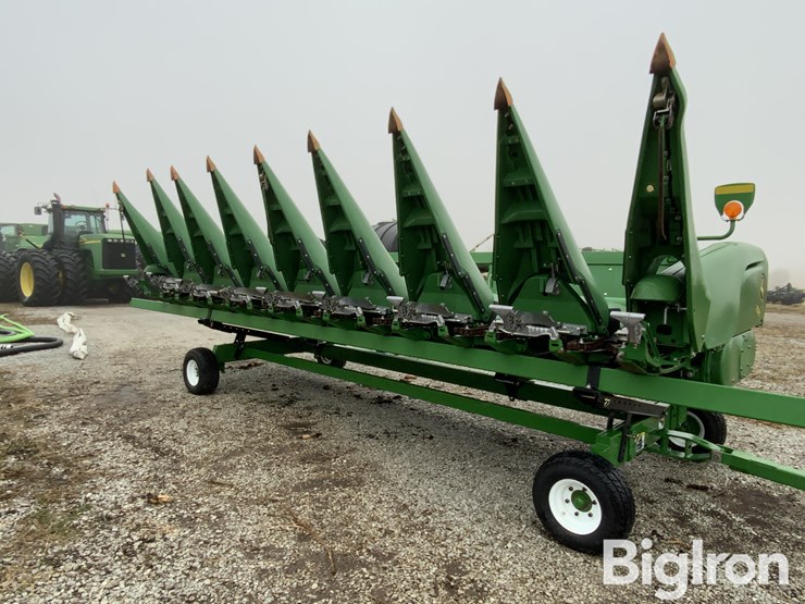 2019-john-deere-708c-image-10