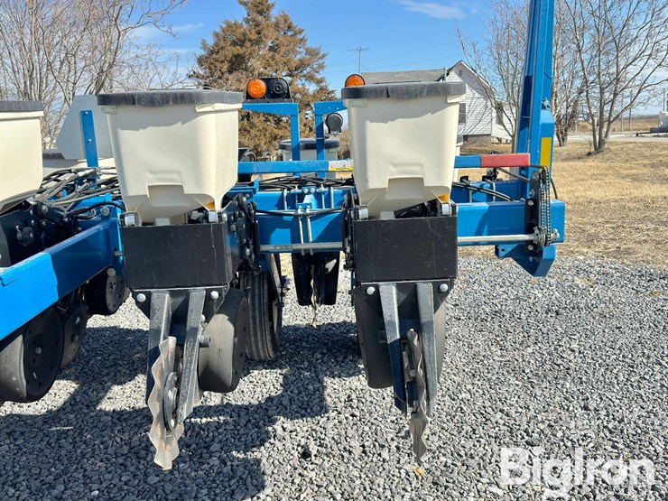 2018-kinze-3000-image-16