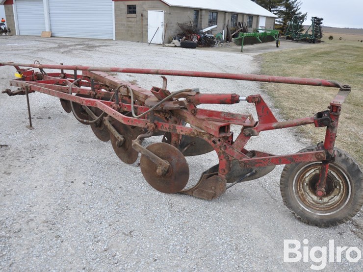 international-550-image-7