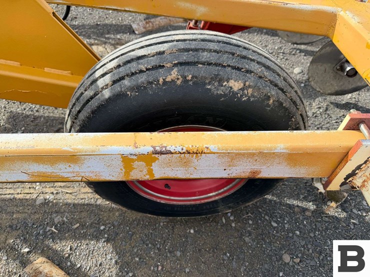 1995-haybuster-3200-image-34