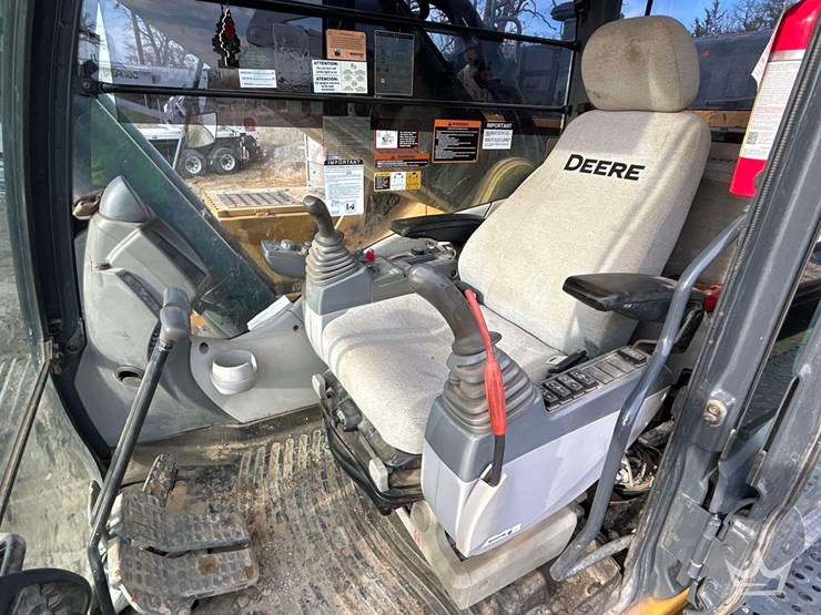 2016-john-deere-470g-hydraulic-excavator-image-16