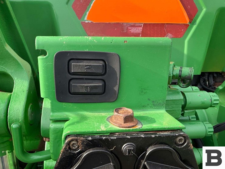 2003-john-deere-8520t-image-45