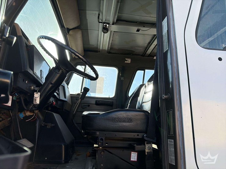 1993-international-4900-image-11