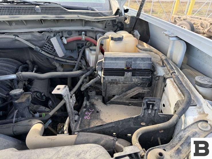 2023-chevrolet-silverado-3500-image-8