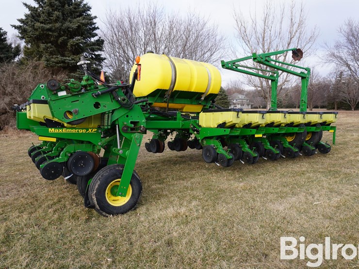 2005-john-deere-1770-image-5