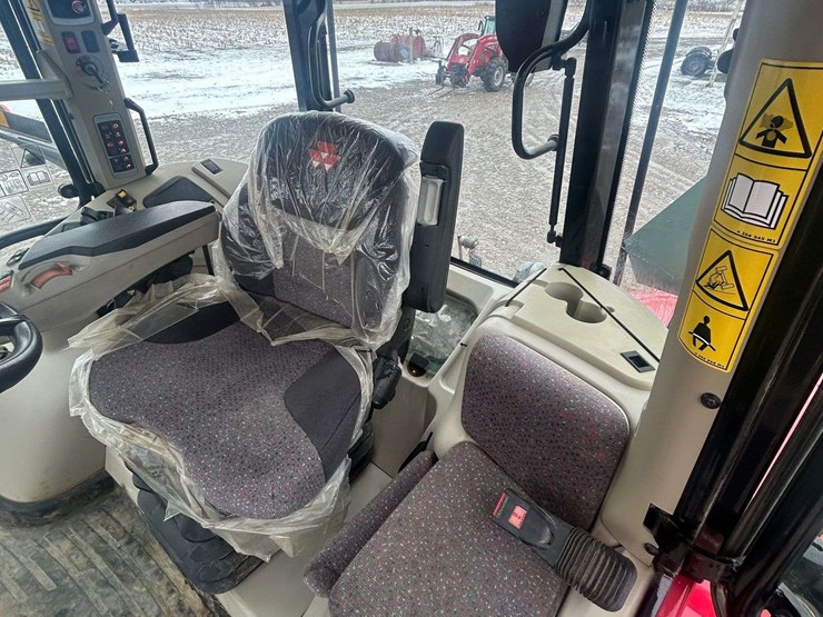 2015-massey-ferguson-7726-image-24