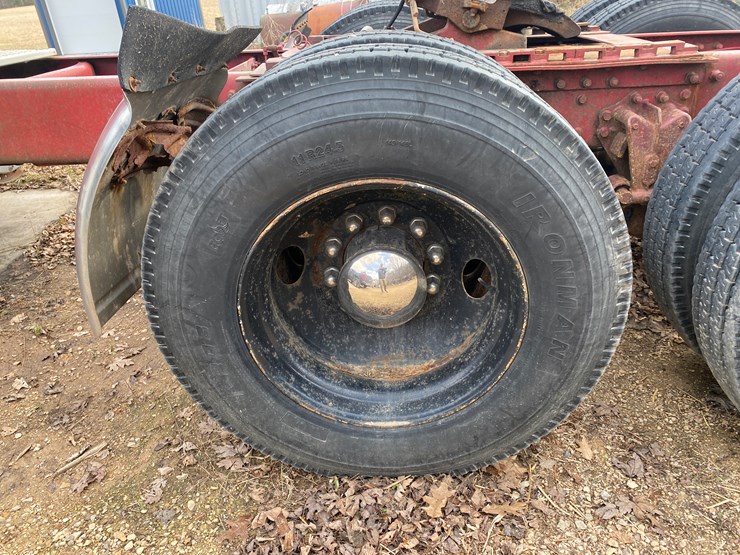 #1152-•-1994-white-gmc-tandem-axle-semi-(has-wi-title)-(non-runner)-(shawano,-wi)-image-10