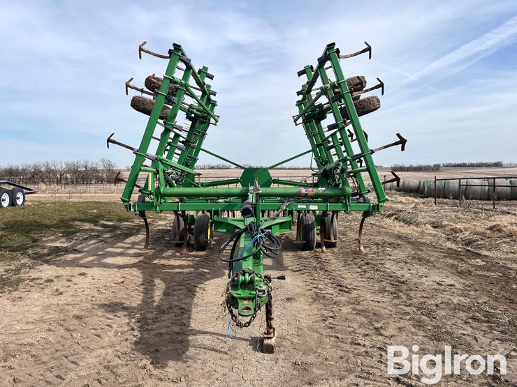 john-deere-2210-image-2