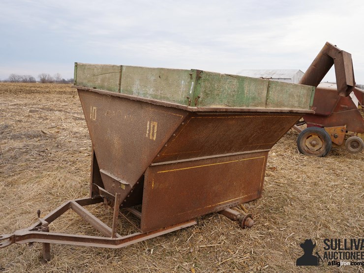 grain-o-vator-10-auger-wagon-image-1