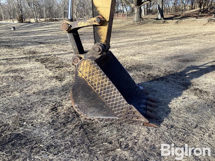 caterpillar-el240-image-12