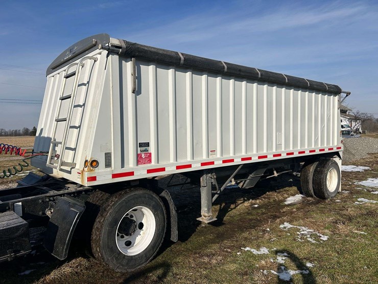 2013-neville-trailer-image-1