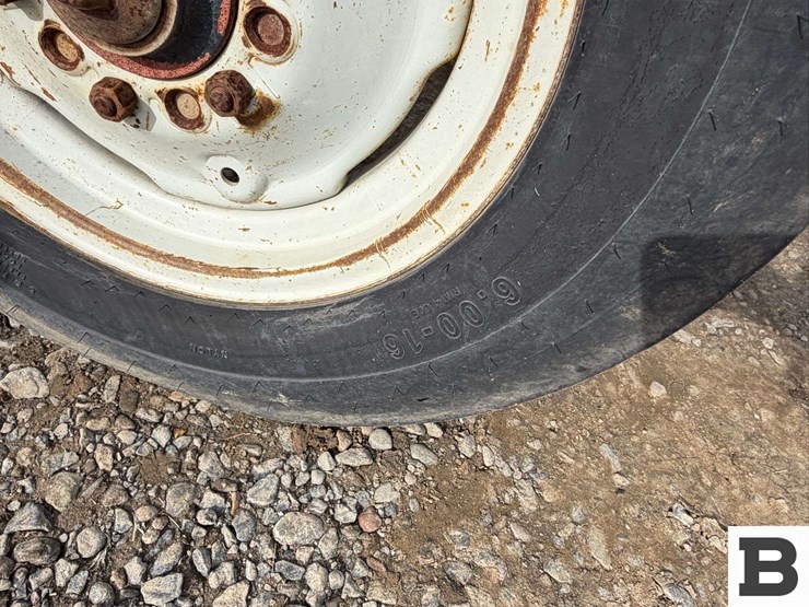 2008-new-holland-tn85fa-image-13