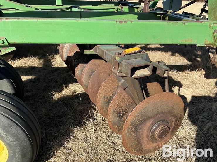 john-deere-335-image-20