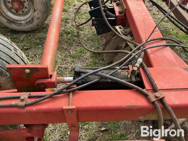 case-ih-3950-image-14