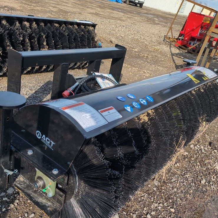 (1) AGROTK Mower King Skid Steer Rotary Angle Broom - SSAB-72