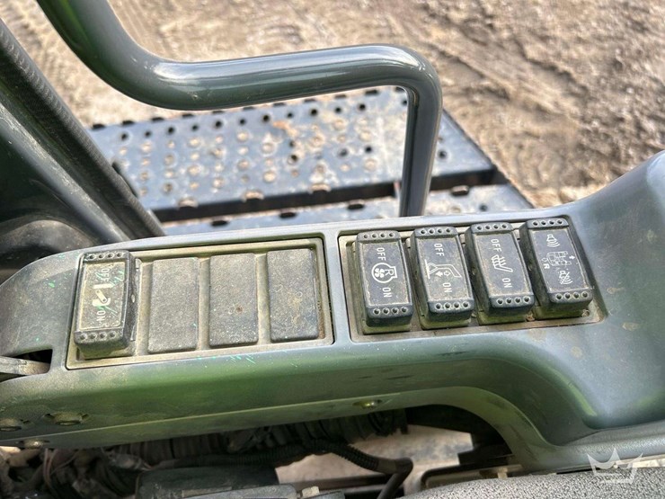 2016-john-deere-470g-hydraulic-excavator-image-22