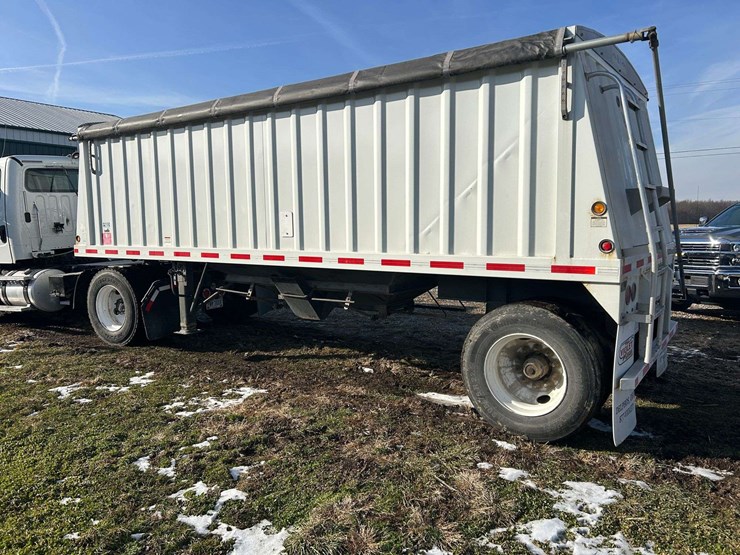 2013-neville-trailer-image-2