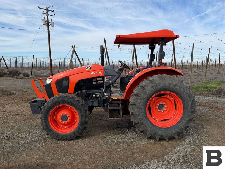 2016-kubota-m5-091-image-2