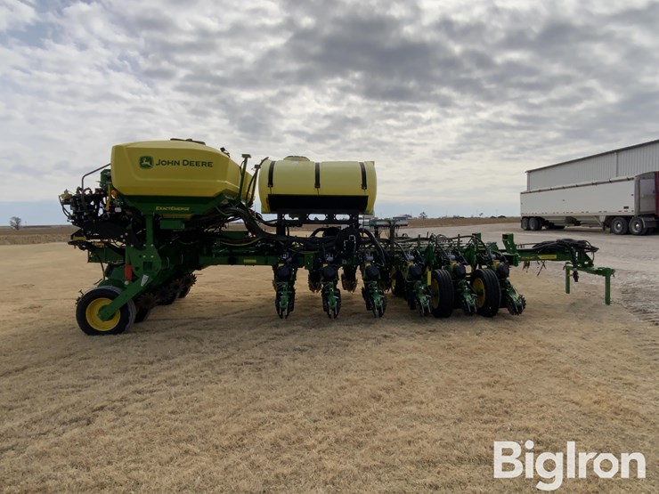 2023-john-deere-1775nt-image-4