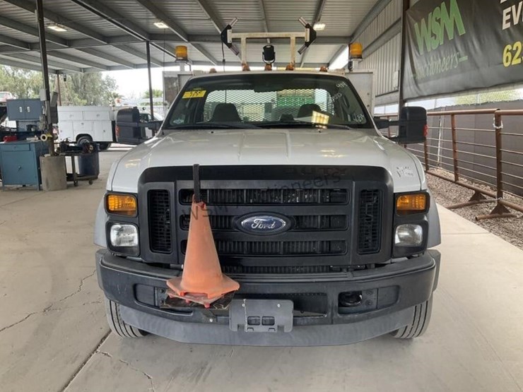 2010-ford-f550-image-3